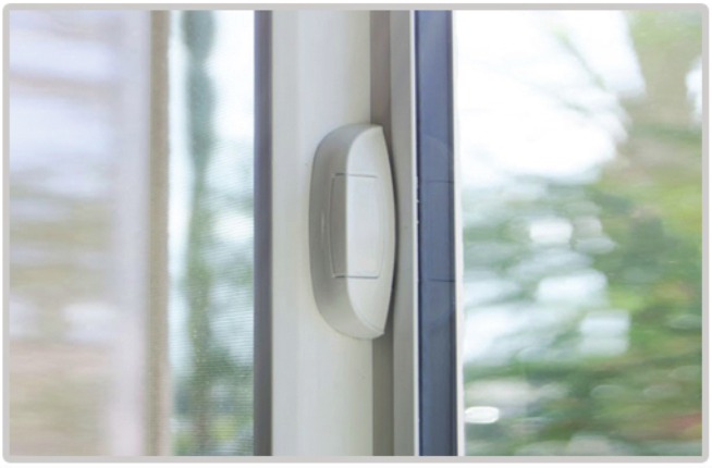 Autolock mechanism on 1733 Vinyl Window Series