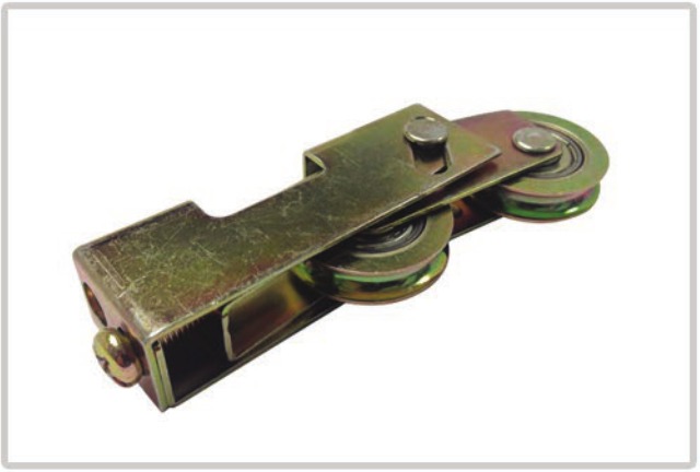 Tandem stainless steel wheel rollers in galvanized steel housings